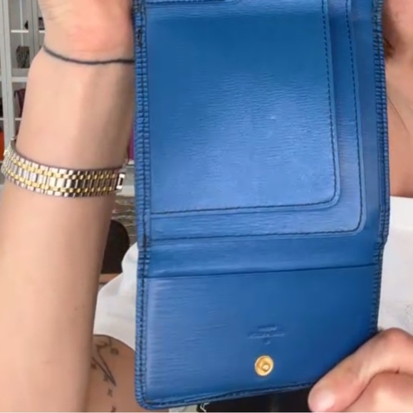 Auth Louis Vuitton Epi Leather Compact Wallet - Picture 4 of 4